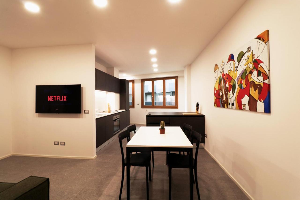 Hosting Studio - 2 Sondrio Exterior photo